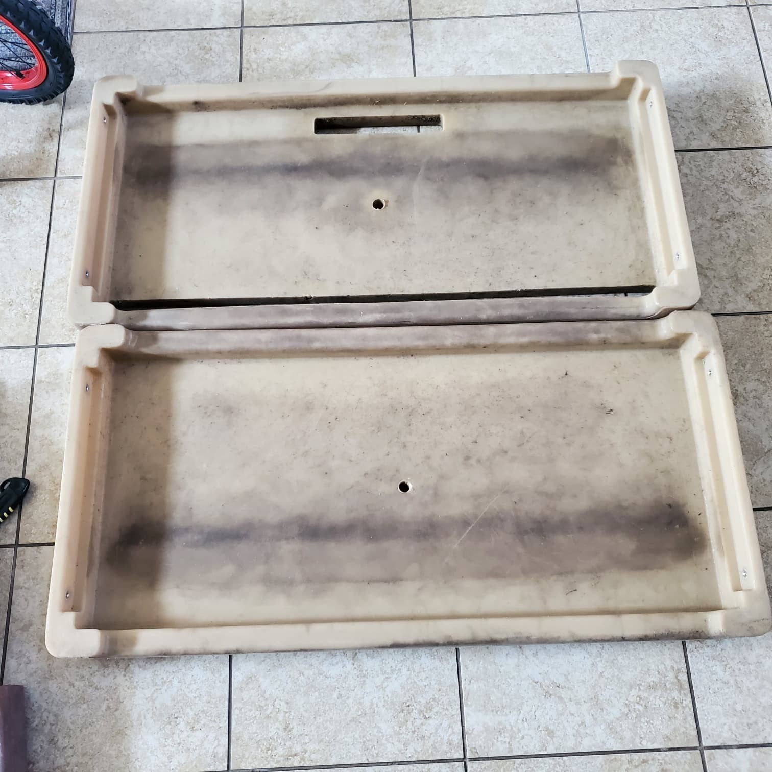 Slow Feeder Saver for Horses Save wasted feed   Slows down the animal’s feeding