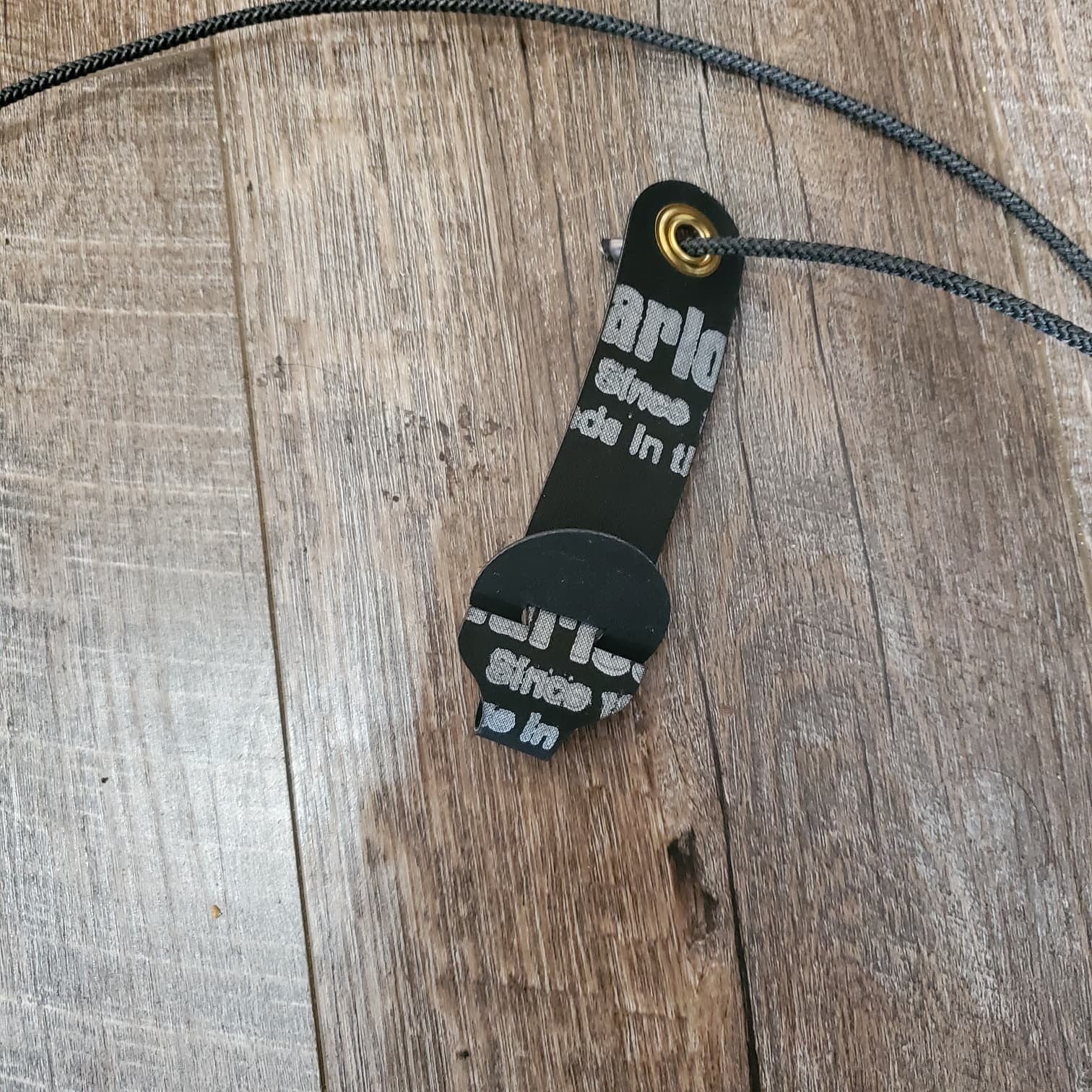 Poultry Gallo EZ Hitch on Nylon Cord with Metal Swivel ~8inch Durable 2 Year Lon