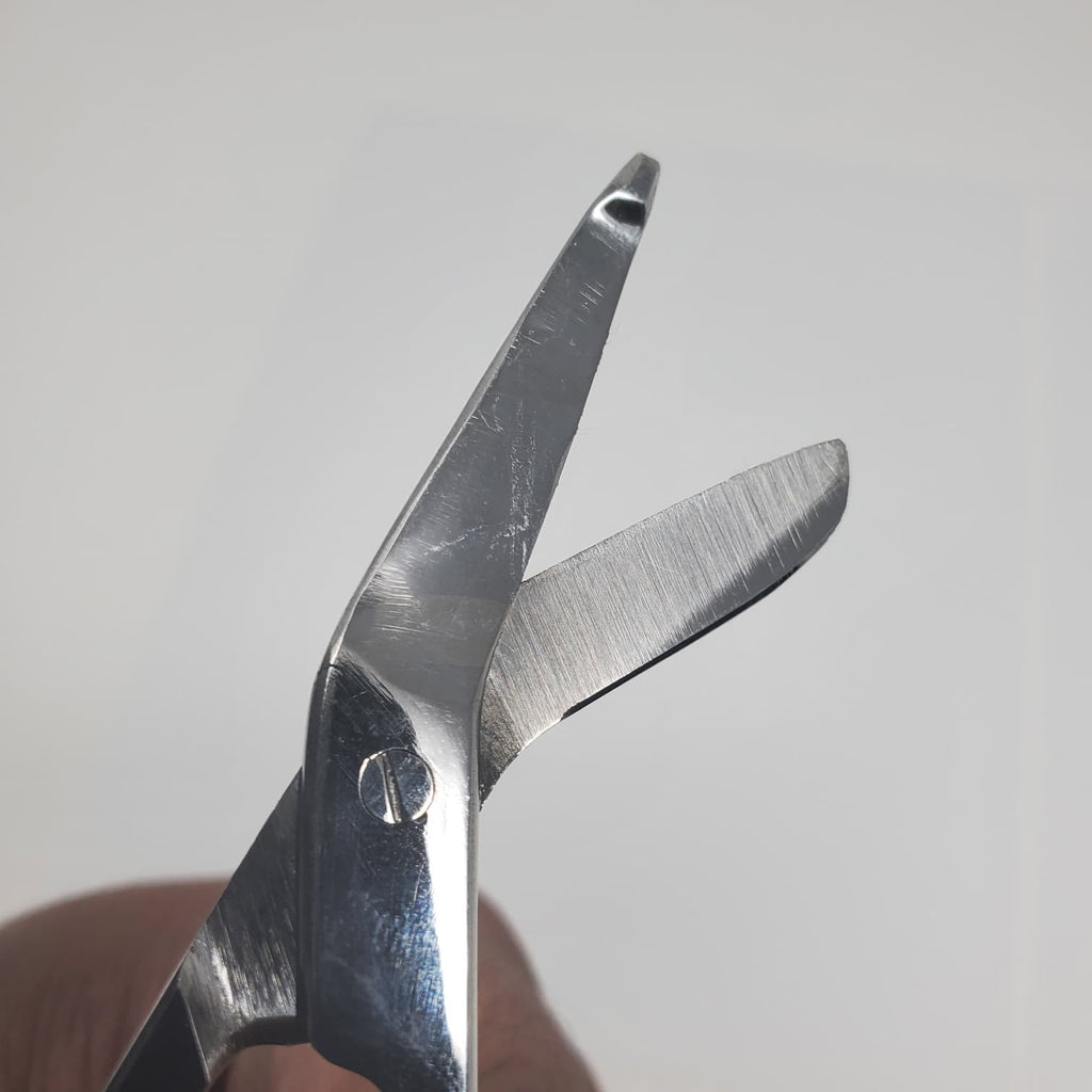 4.5" Stainless Steel Bandage Scissors Tijeras de aseo y uso general para aves de