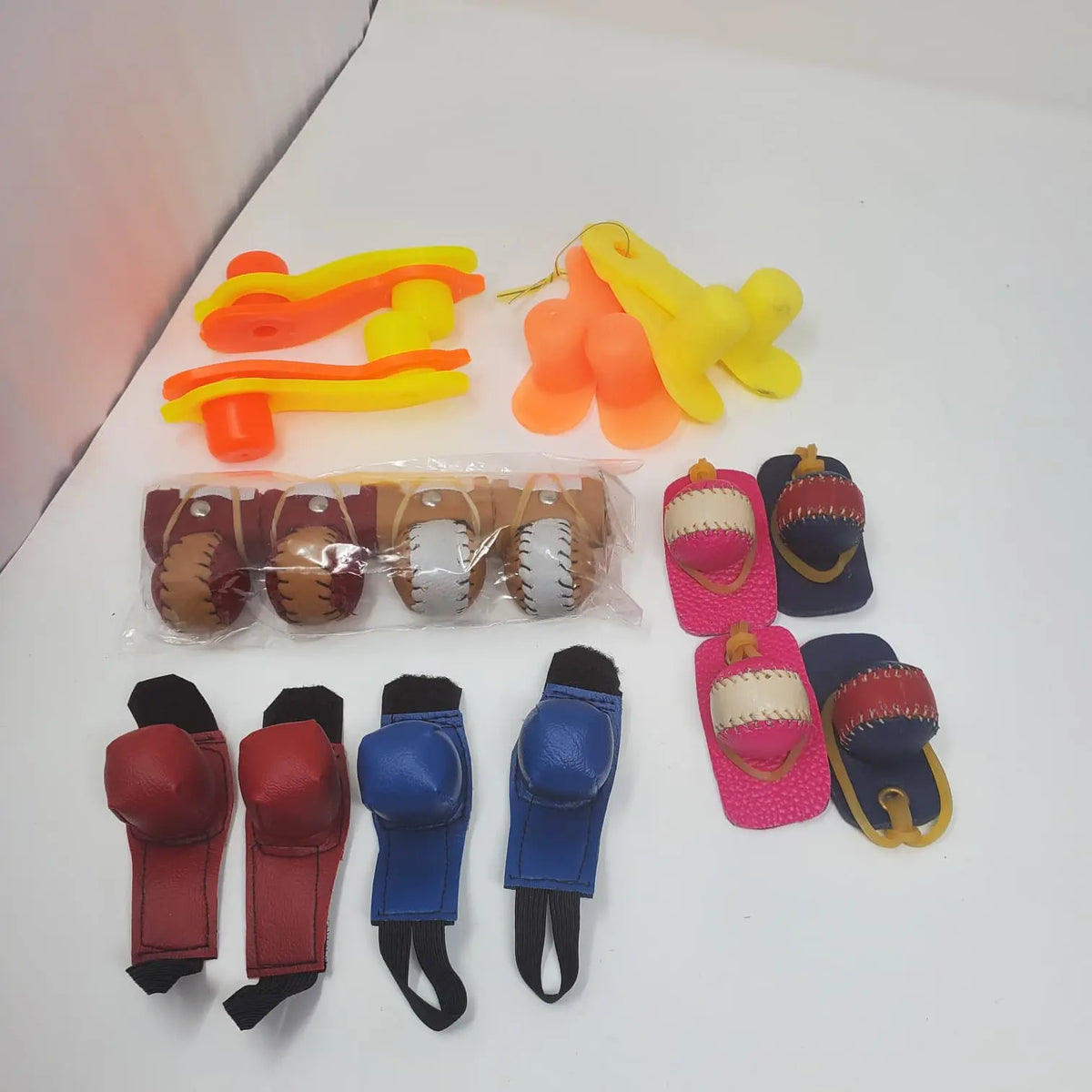 Rooster Breeding Muffs 10 Pair Set – Durable Rubber, PU & Leather Spur Protection for Gamefowl