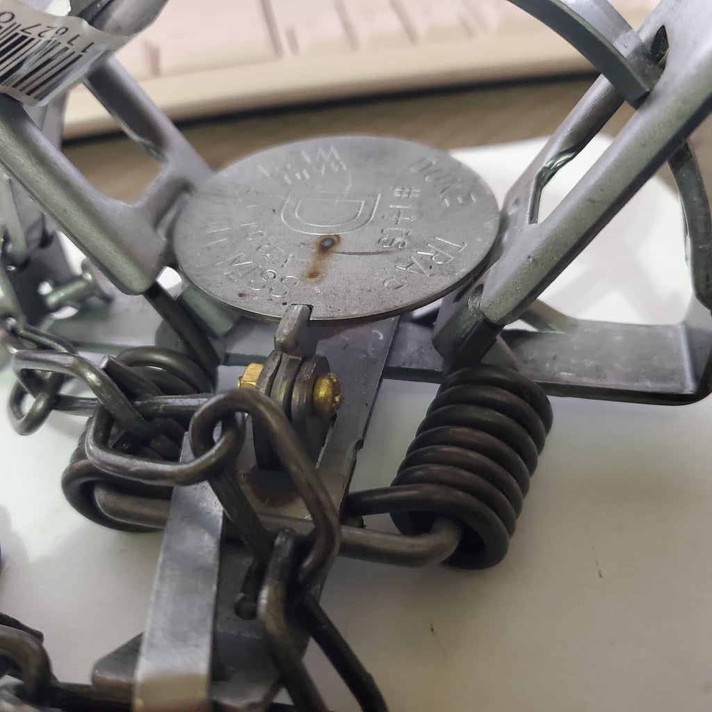 4.75 inch Steel Leg Trap rooster gallo protector