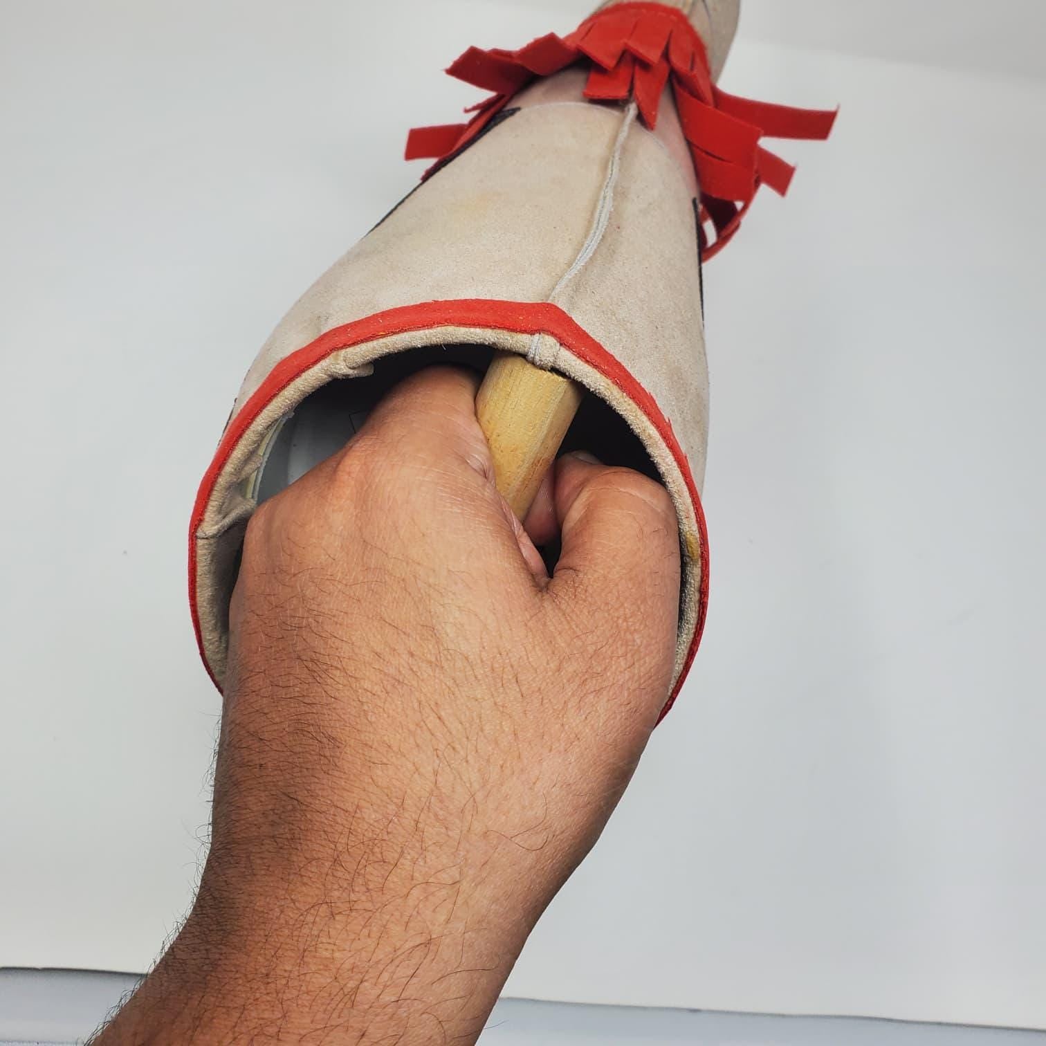 Leather Rooster Dummy: Poultry Handling & Training Aid Mona para Gallos Mona de Cuero para Gallos Herramienta para Manejo y Entrenamiento