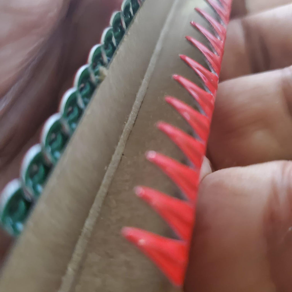 Red Jiffy Wing Bands Style 893 – 100 Poultry ID Bands • Gamefowl & Rooster Wing Tags • Easy One-Step Application