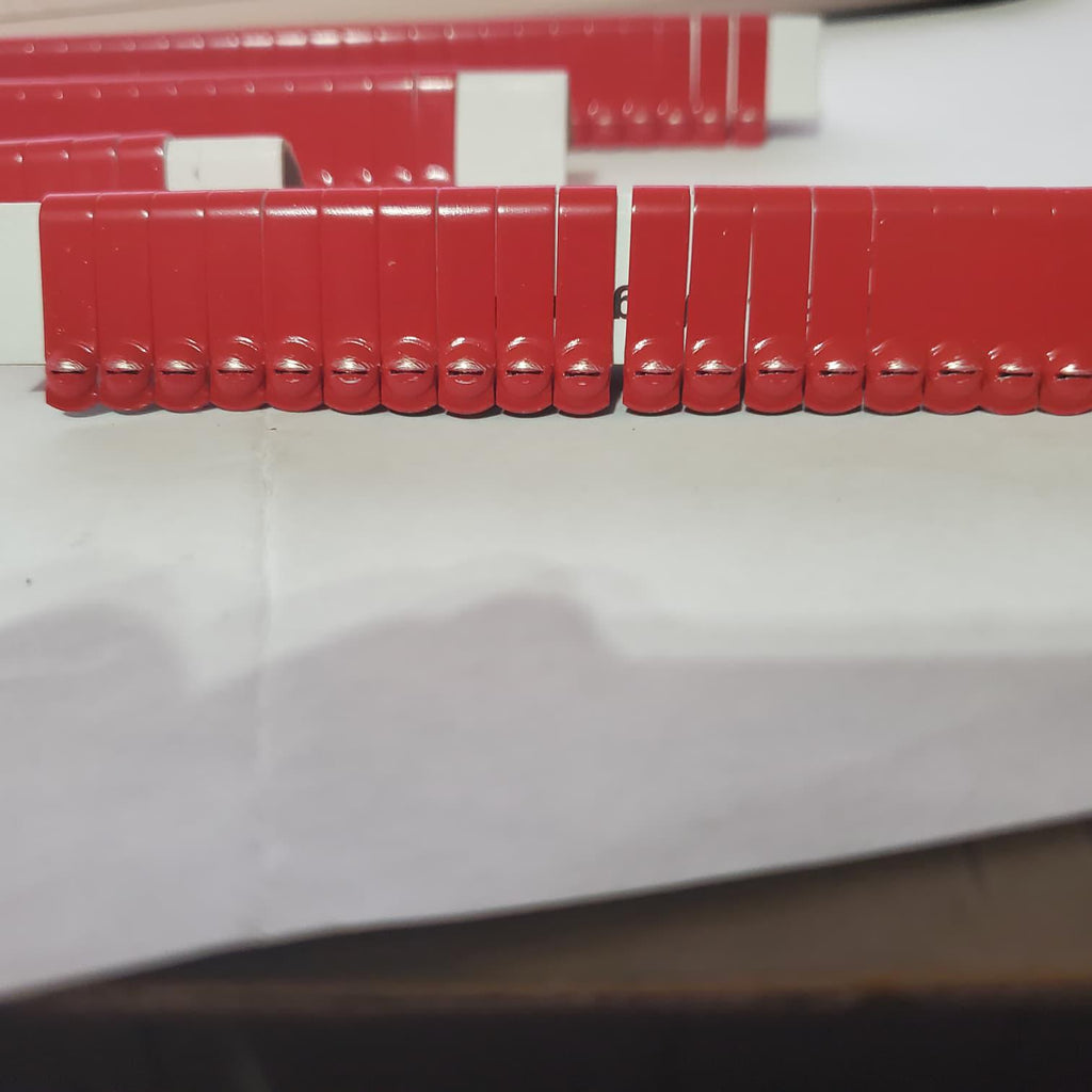 Red Jiffy Wing Bands Style 893 – 100 Poultry ID Bands • Gamefowl & Rooster Wing Tags • Easy One-Step Application