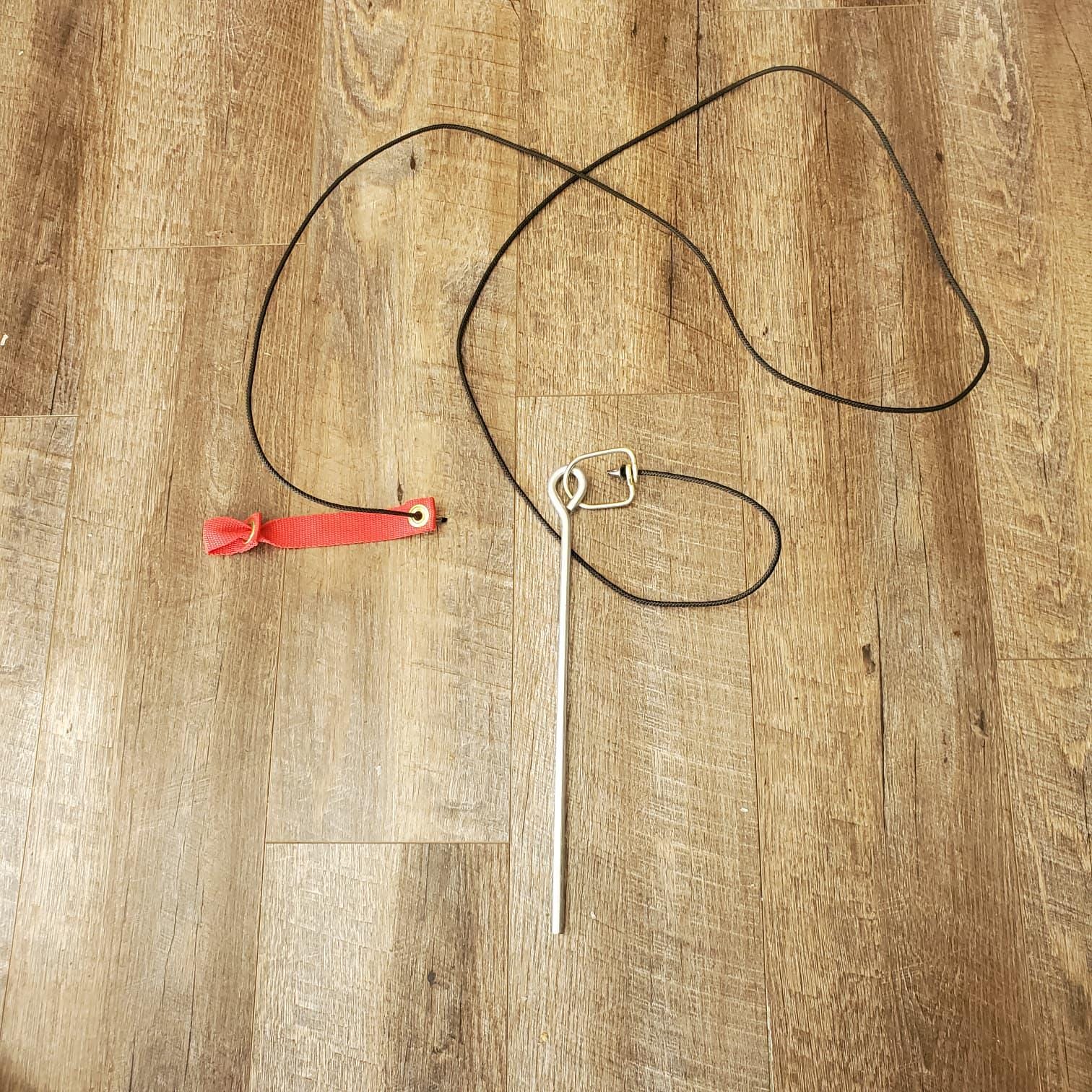 8 ft Nylon Hitch Cord with Metal Swivel Stake  Gamefowl & Rooster Tie-Out Kit • Poultry Handling Gear